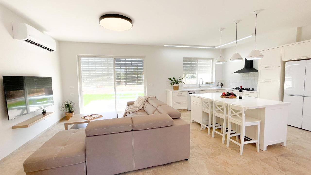 הבית הלבן בכפר בלום Kfar Blum Exterior foto